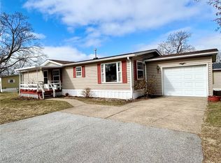 23 2nd St, Madison, OH 44057