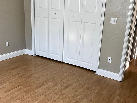 4th image of 219 Netherton Ln #103