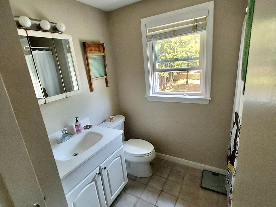 17 Garfield St, Saco, ME 04072 Zillow