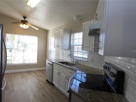4th image of 9813 Dean Cove Ln