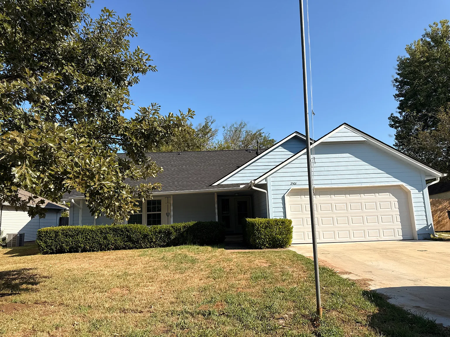 3 bed, 1814 sqft, $1,999 — Photo 2