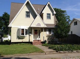 723 Condit St, Wood River, IL 62095