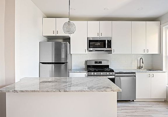 4th image of 105 Prospect Park W #3