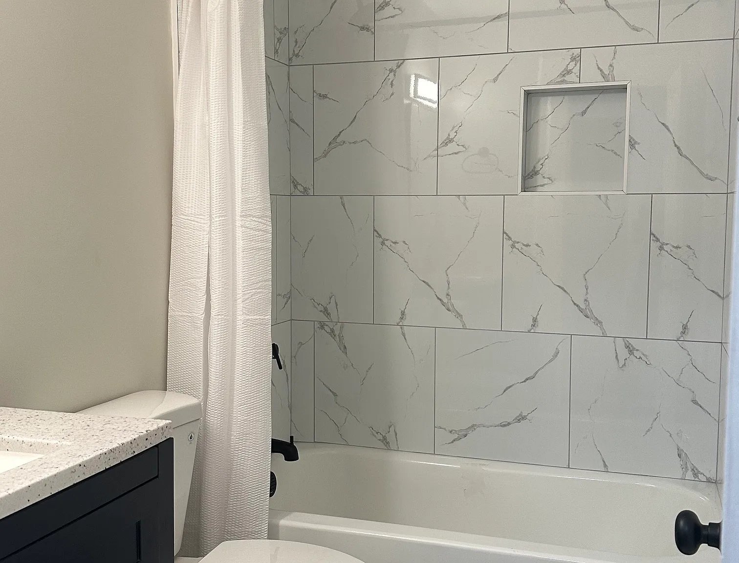 2 bed, 825 sqft, $1,600 — Photo 3