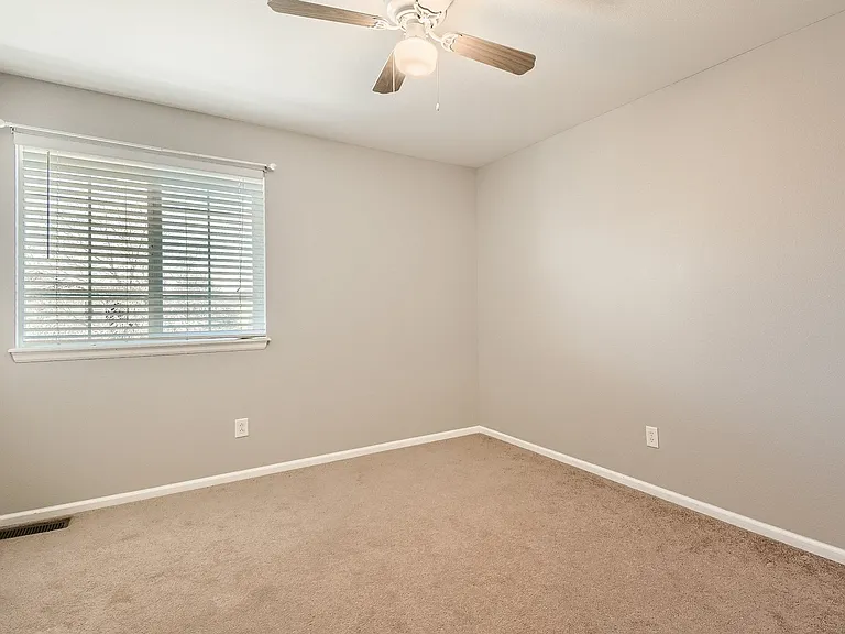 5552 S Yakima St — Photo 9