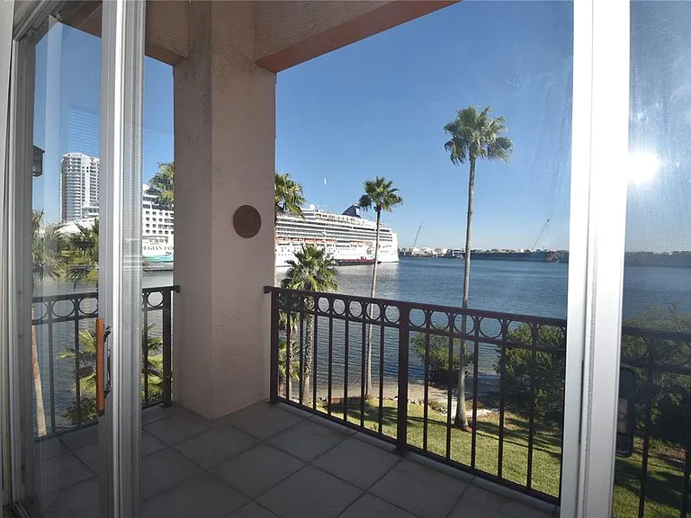 702 Coral Reef Dr #702 — Photo 13
