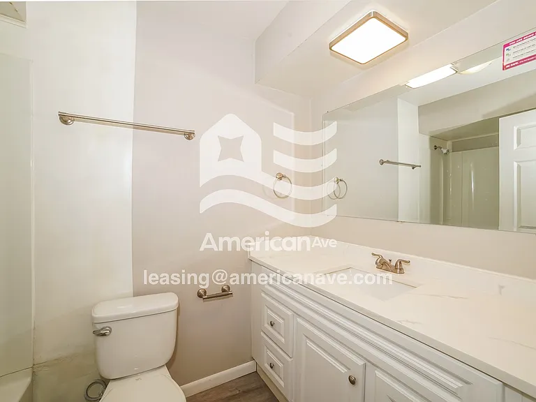 1269649_008_main_bathroom_13833243.jpg