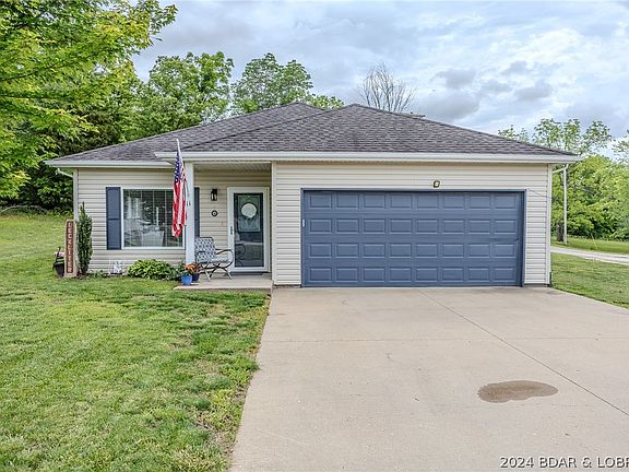 4th image of 11 Carol Ann Ct
