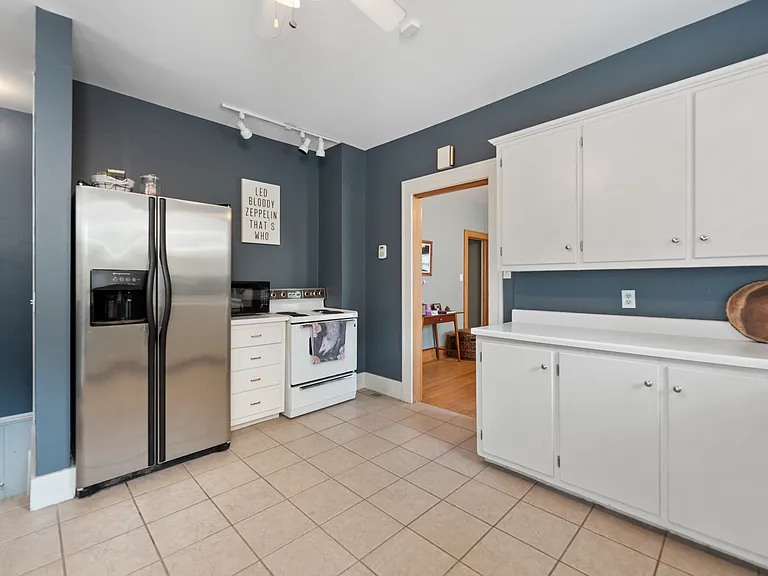 1221 N Perry Ave — Photo 17