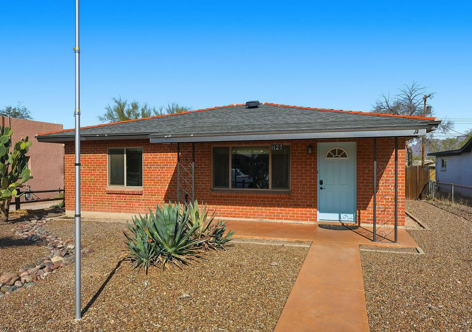1127 E. Waverly St. — Photo 2
