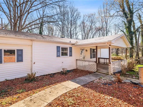 3825 Old Hollow Rd, Kernersville, NC 27284