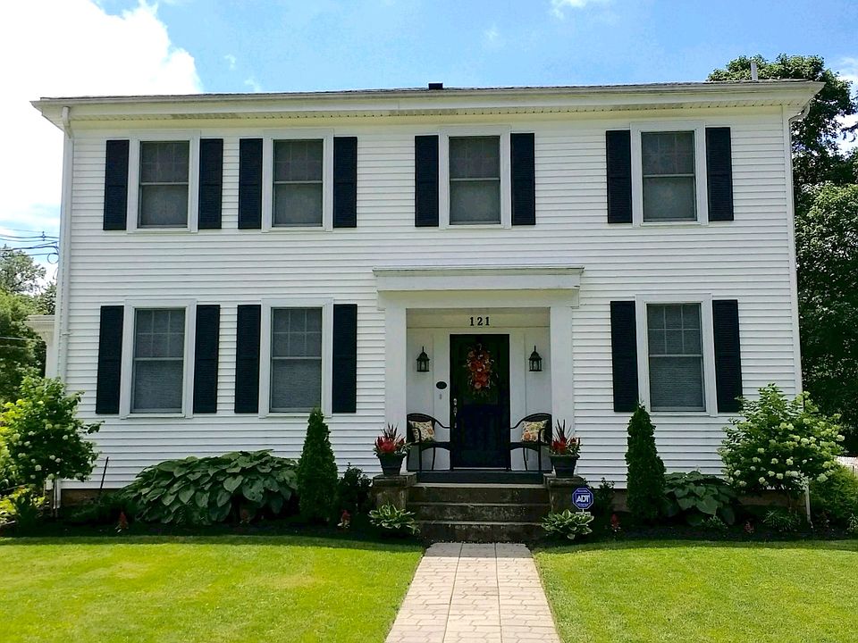 1st image of 121 S Edison Dr