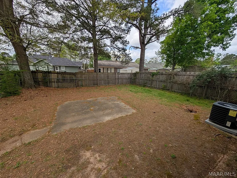 465 Durden Rd — Photo 11