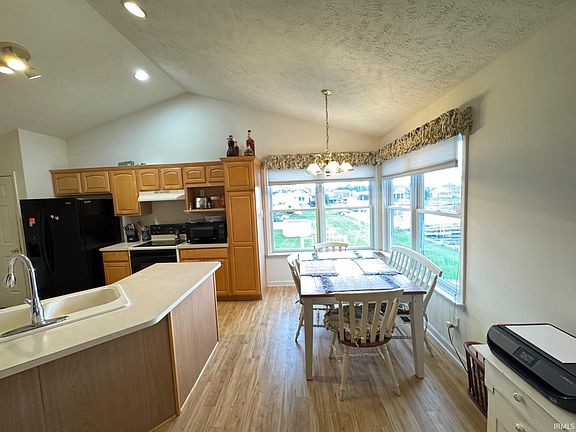3rd image of 1728 Colonial Dr