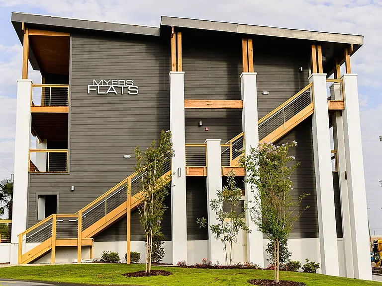 Myers Flats - 3 Bedroom — Photo 13