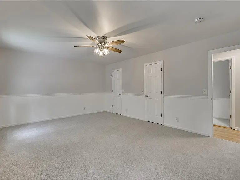 2111 Huron Dr — Photo 25