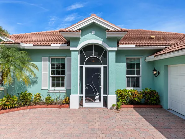 427 NW Dover Court, Port St Lucie, FL 34983