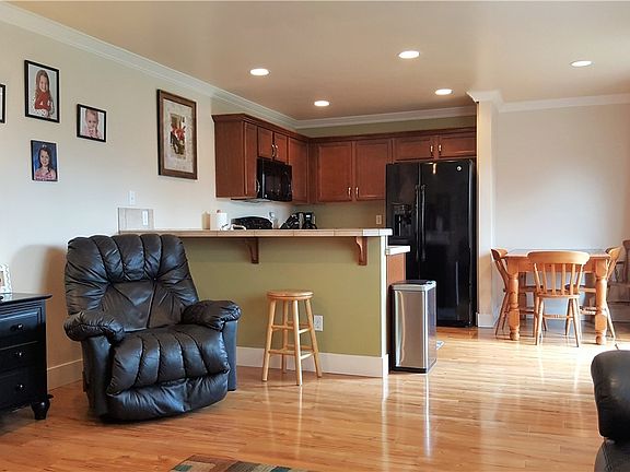 4th image of 8014 14th Pl SE