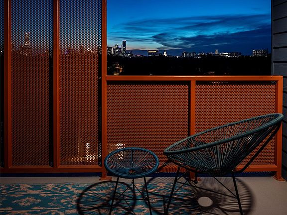 5th image of 1309 Chicon St #503
