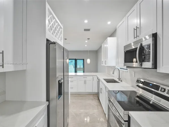 2331 Douglas St, Hollywood, FL 33020