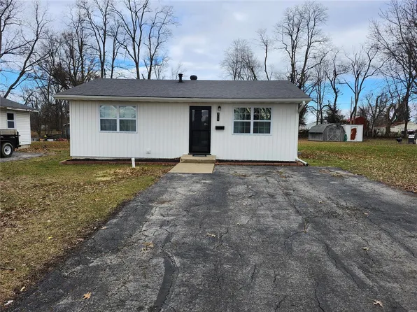 319 W Adams St, Bowling Green, MO 63334