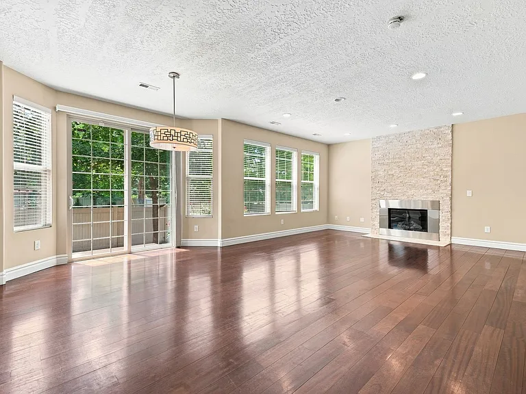 1360 E Foxmont Ln — Photo 11
