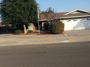 686 S Ametjian St, Tulare, CA 93274