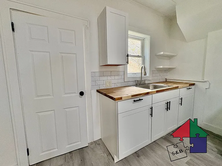 94 Malletts Bay Ave — Photo 10