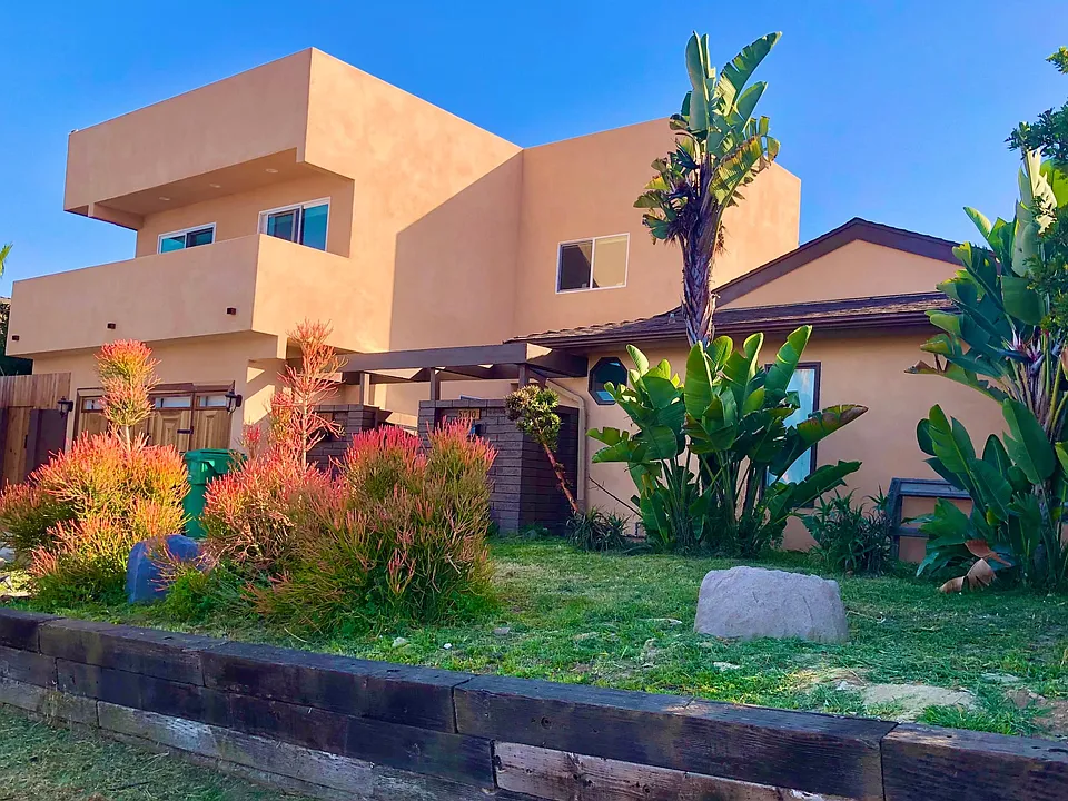 5810 Soledad Mountain Rd