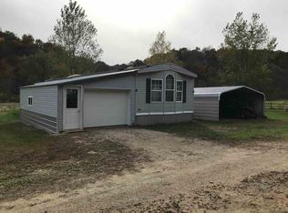 11 W Railroad Ln, Waterville, IA 52170