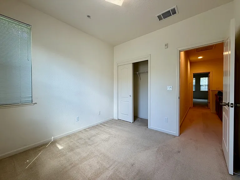 2100 Beech Cir — Photo 19