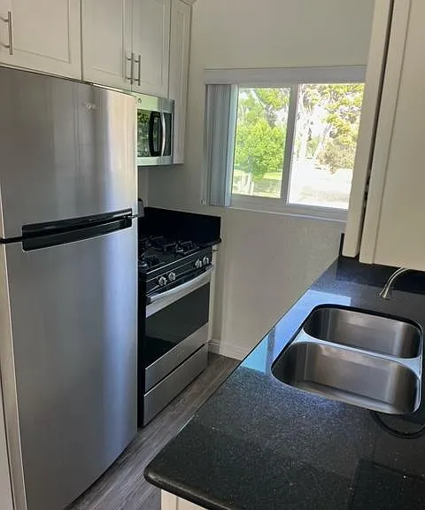 Diplomat South — Photo 18