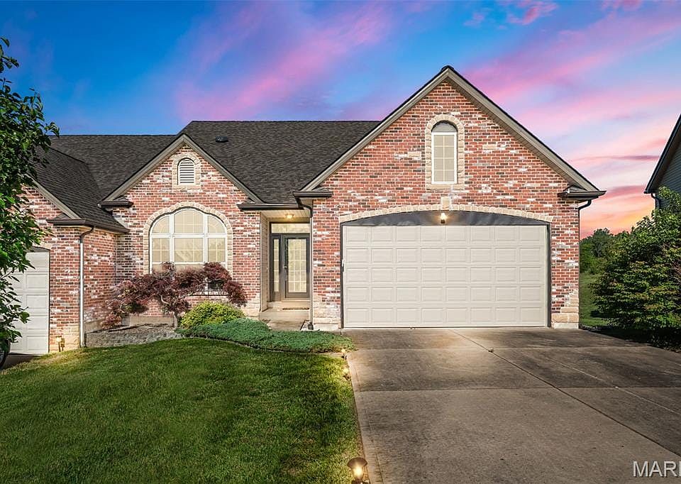 1st image of 141 Canyon Creek Cir