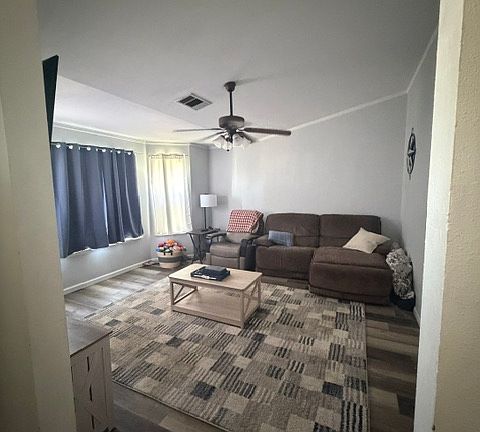 2nd image of 1505 Pine Dr