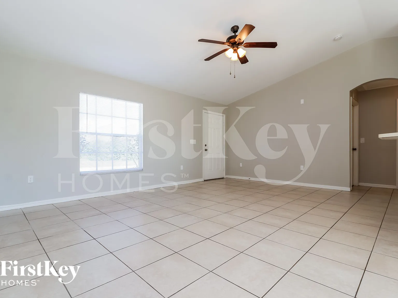 3 bed, 2.0 bath, 1220 sqft, $1,520 — Photo 2