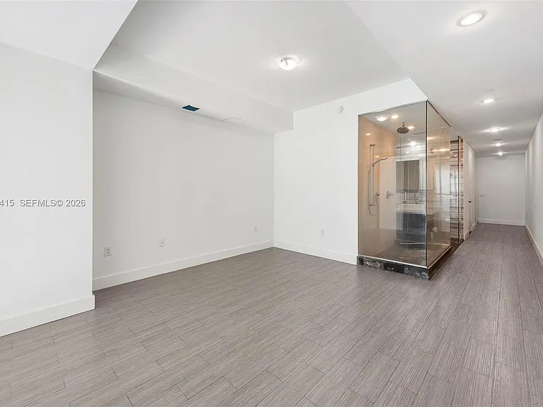 1100 Biscayne Blvd #5705 — Photo 25