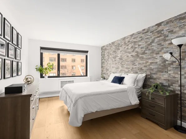 1330 Fifth Avenue image 4 of 11