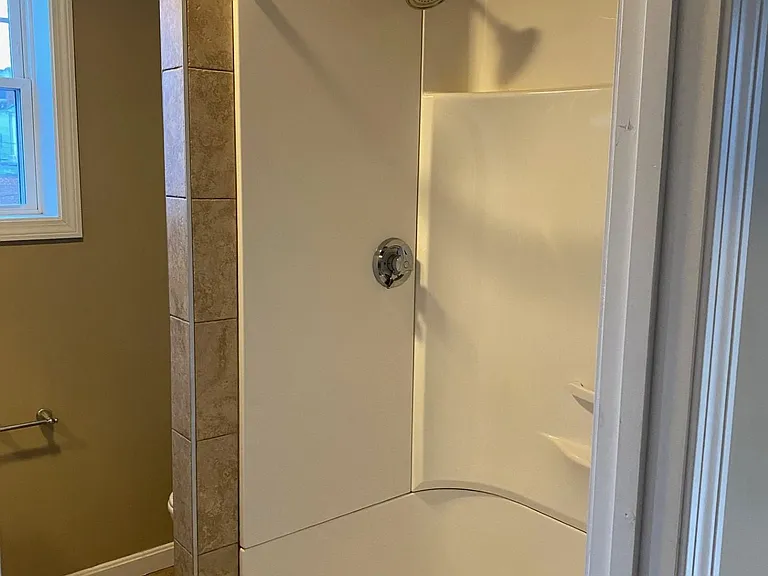 17 Whitman Ave #2R — Photo 10