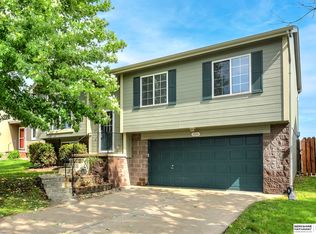 17020 Boyd St, Omaha, NE 68116