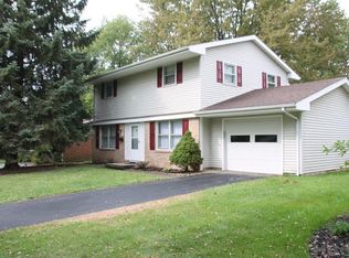 1900 Gayle Ln, Findlay, OH 45840