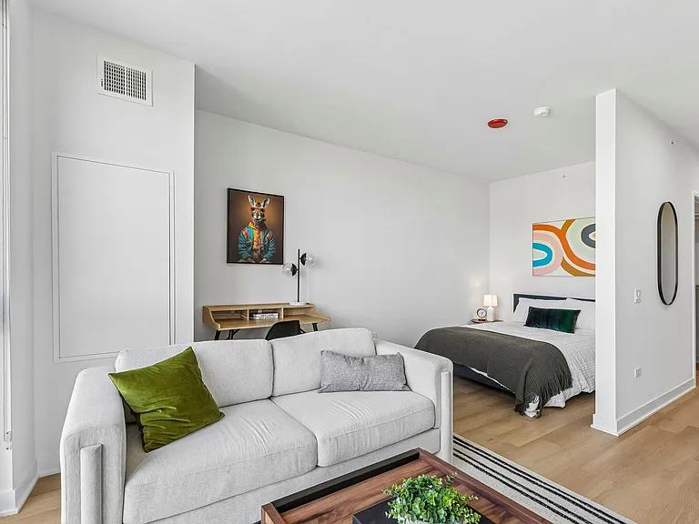 1100-10 W Grand Ave #612 — Photo 3