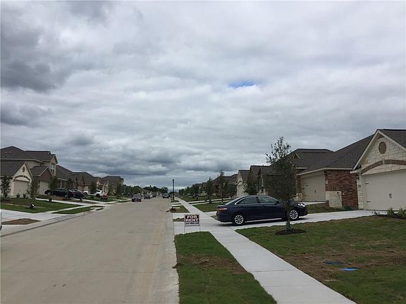 4th image of 2217 Sable Wood Dr