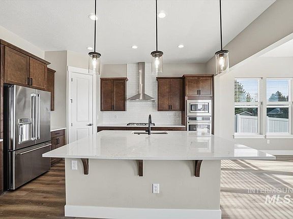 7th image of this home