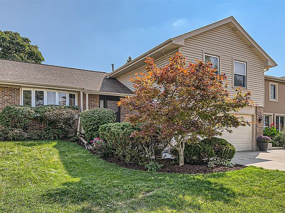 2nd image of 205 Grovenor Dr