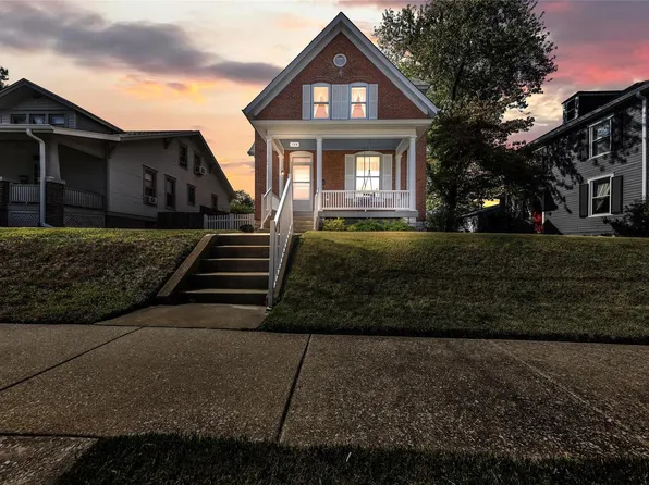 709 Monroe St, Saint Charles, MO 63301