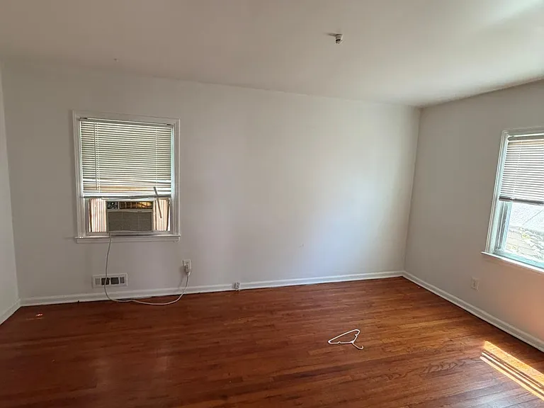 526 E 1st Ave #1R — Photo 5