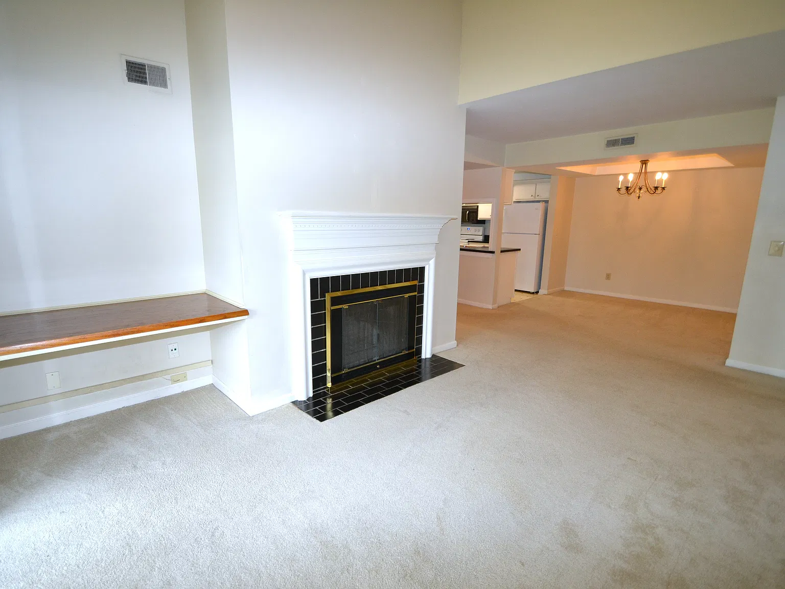 2 bed, 1050 sqft, $1,695 — Photo 4