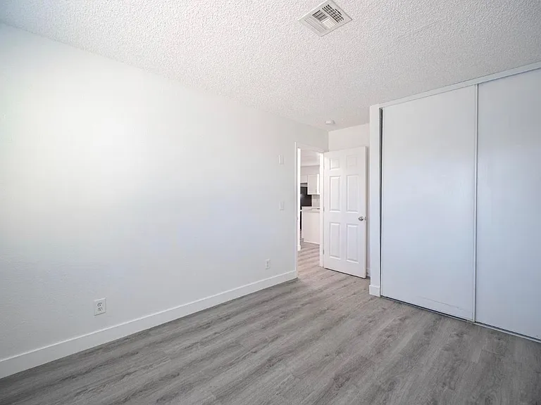 921 Snug Harbor St — Photo 20
