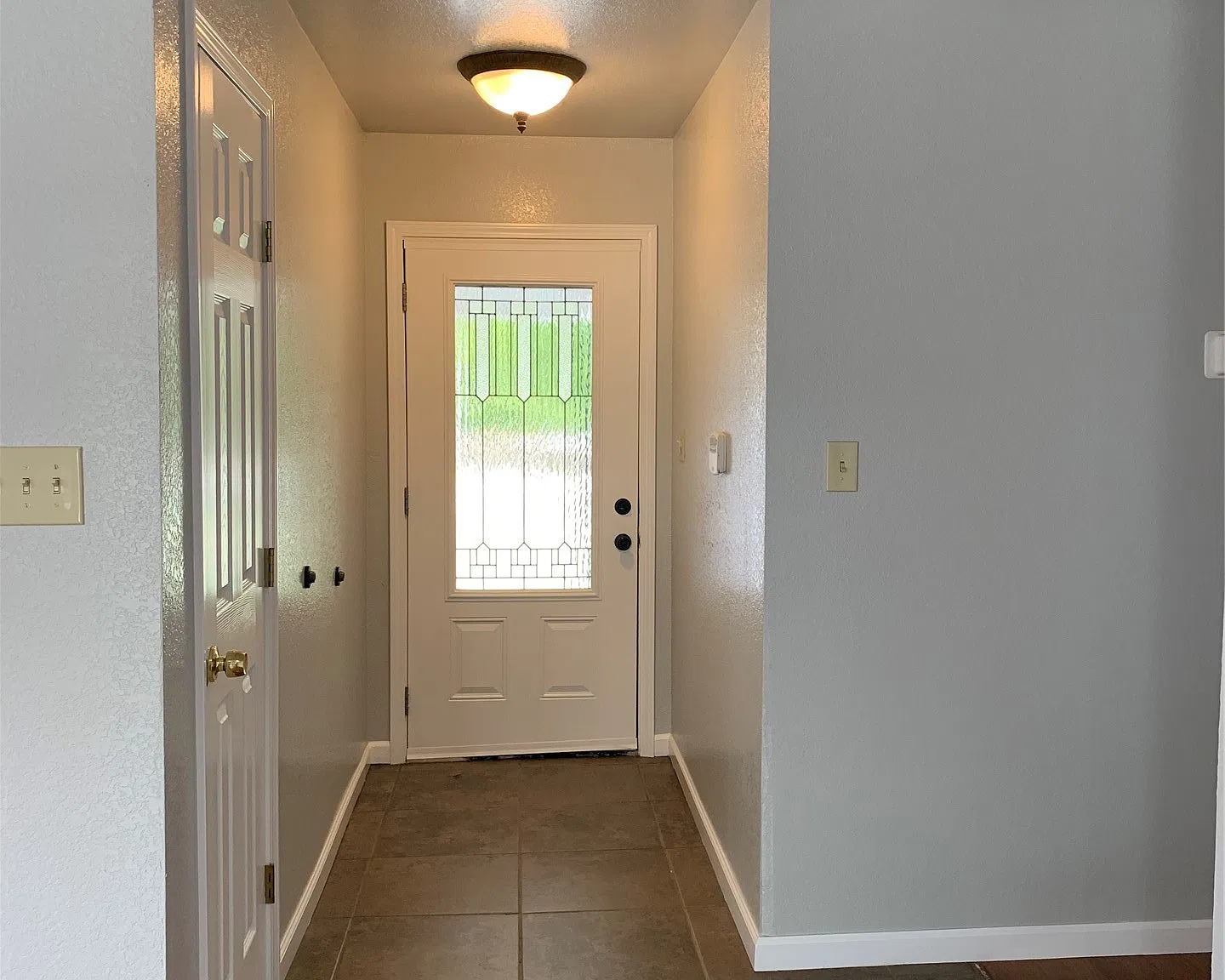 3 bed, 2.0 bath, 1438 sqft, $1,595 — Photo 2