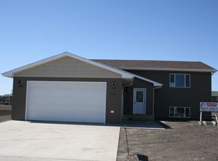 2016 S Eagle St, Aberdeen, SD 57401